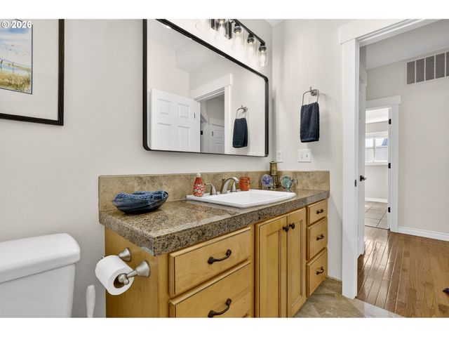 18525 Ne Marine Dr. E3, Portland, OR 97230