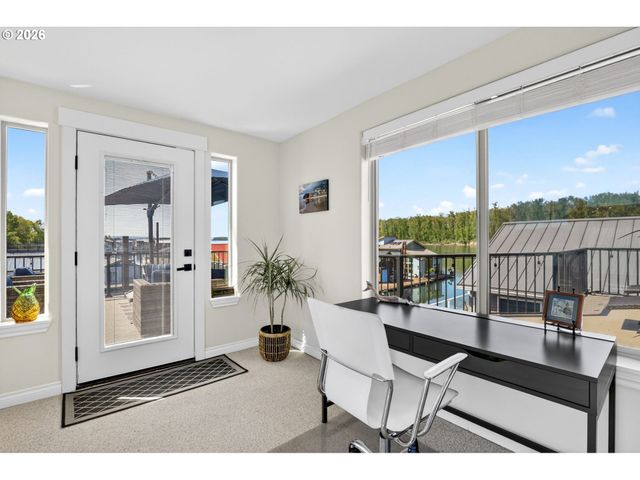 18525 Ne Marine Dr. E3, Portland, OR 97230