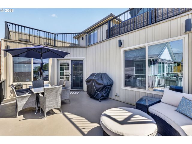 18525 Ne Marine Dr. E3, Portland, OR 97230