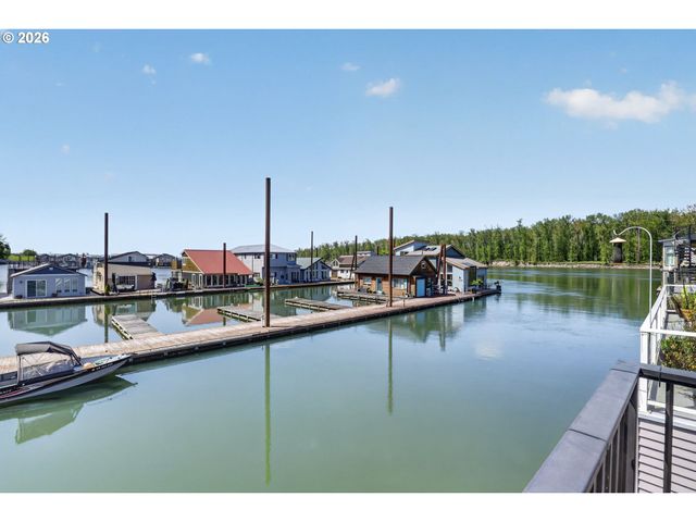 18525 Ne Marine Dr. E3, Portland, OR 97230