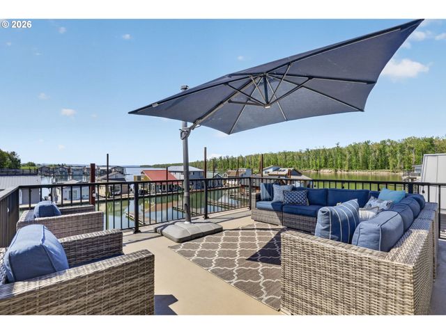 18525 Ne Marine Dr. E3, Portland, OR 97230