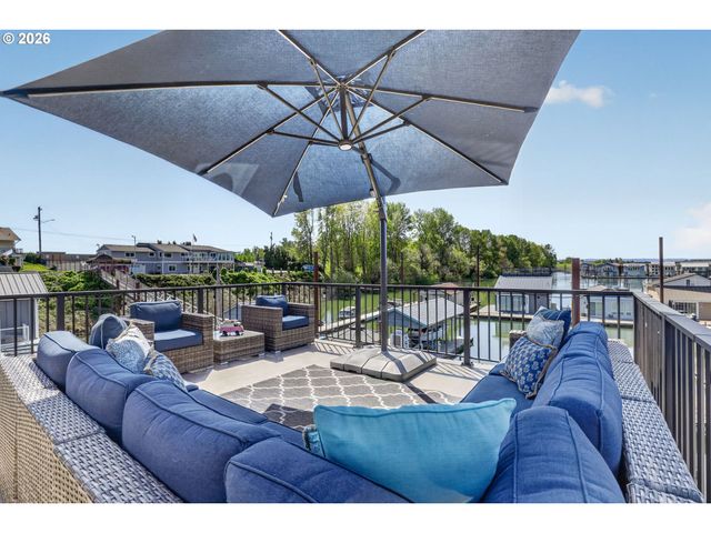 18525 Ne Marine Dr. E3, Portland, OR 97230