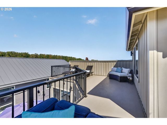 18525 Ne Marine Dr. E3, Portland, OR 97230