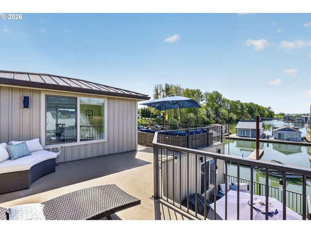 18525 Ne Marine Dr. E3, Portland, OR 97230