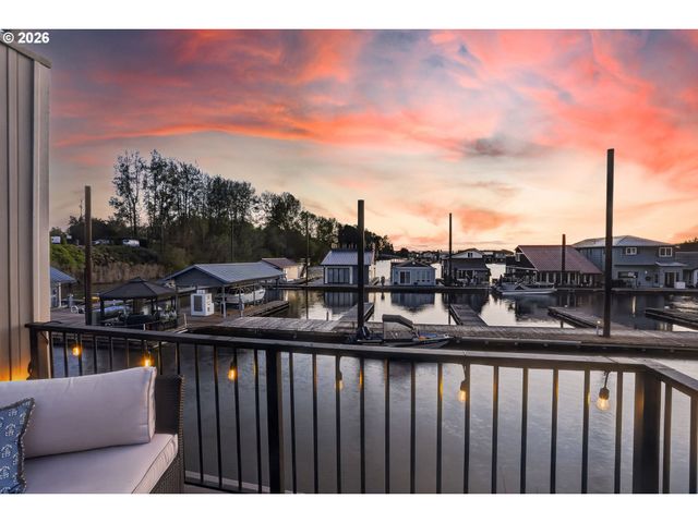 18525 Ne Marine Dr. E3, Portland, OR 97230