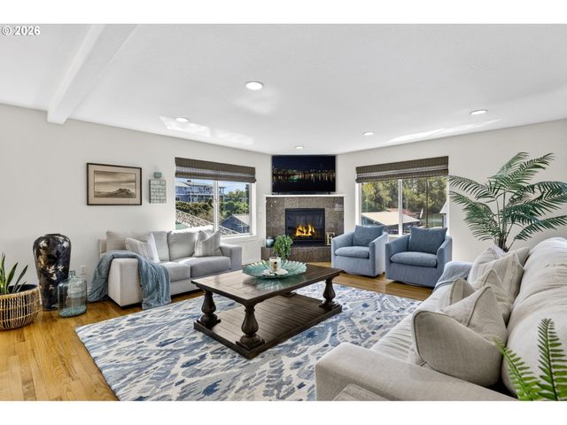 18525 Ne Marine Dr. E3, Portland, OR 97230