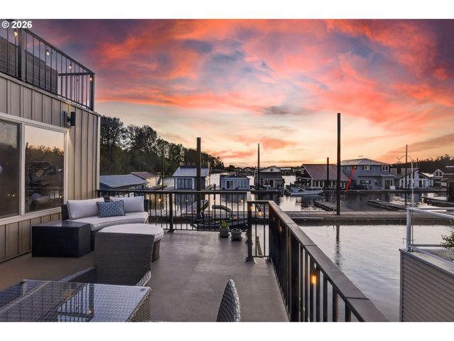18525 Ne Marine Dr. E3, Portland, OR 97230