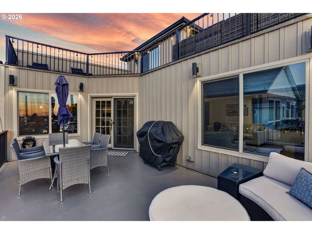 18525 Ne Marine Dr. E3, Portland, OR 97230