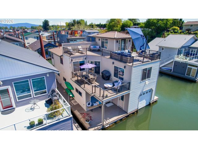18525 Ne Marine Dr. E3, Portland, OR 97230