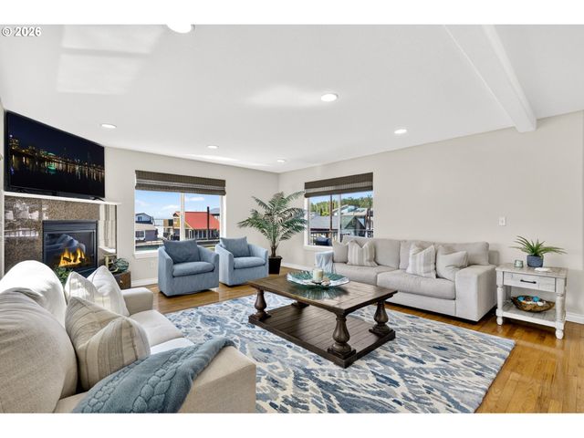 18525 Ne Marine Dr. E3, Portland, OR 97230