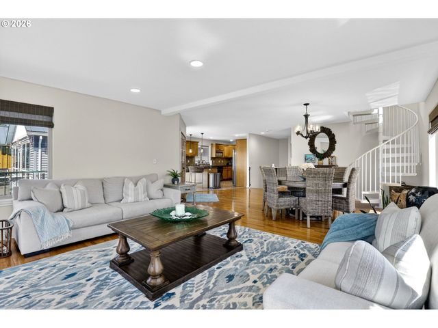18525 Ne Marine Dr. E3, Portland, OR 97230
