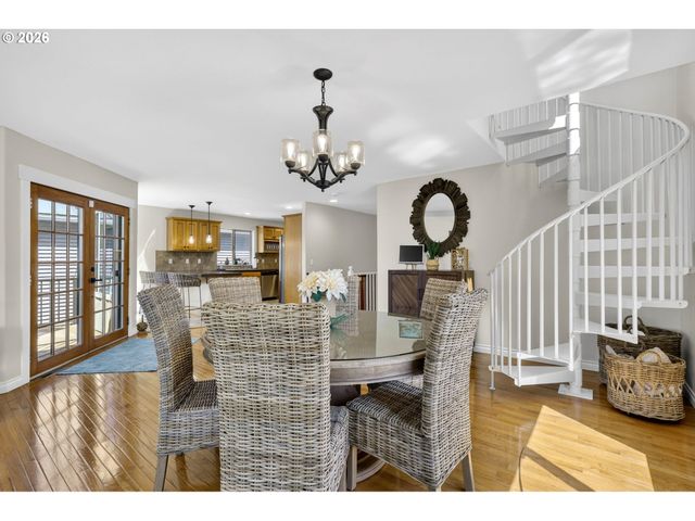 18525 Ne Marine Dr. E3, Portland, OR 97230