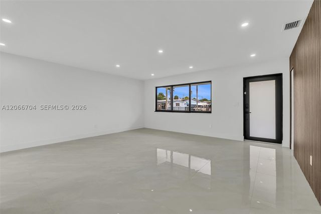2600 NW 205th St, Miami Gardens, FL 33056