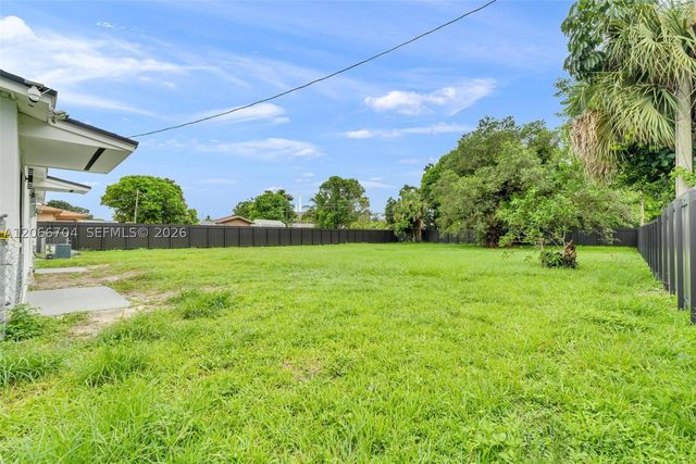 2600 NW 205th St, Miami Gardens, FL 33056