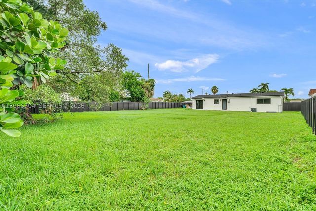 2600 NW 205th St, Miami Gardens, FL 33056