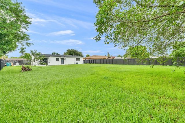 2600 NW 205th St, Miami Gardens, FL 33056