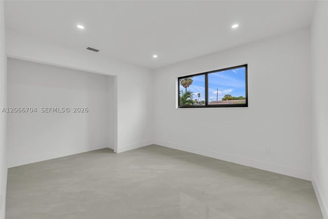 2600 NW 205th St, Miami Gardens, FL 33056