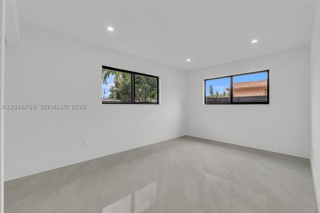 2600 NW 205th St, Miami Gardens, FL 33056
