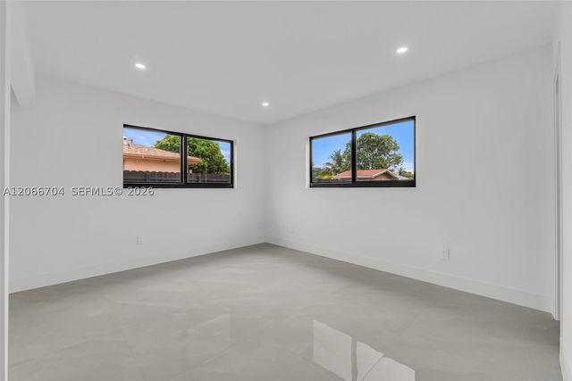 2600 NW 205th St, Miami Gardens, FL 33056