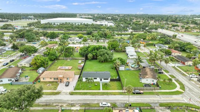 2600 NW 205th St, Miami Gardens, FL 33056