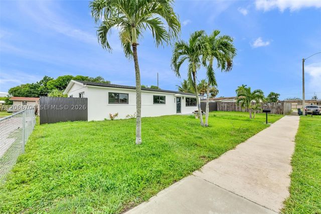 2600 NW 205th St, Miami Gardens, FL 33056