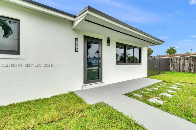 2600 NW 205th St, Miami Gardens, FL 33056