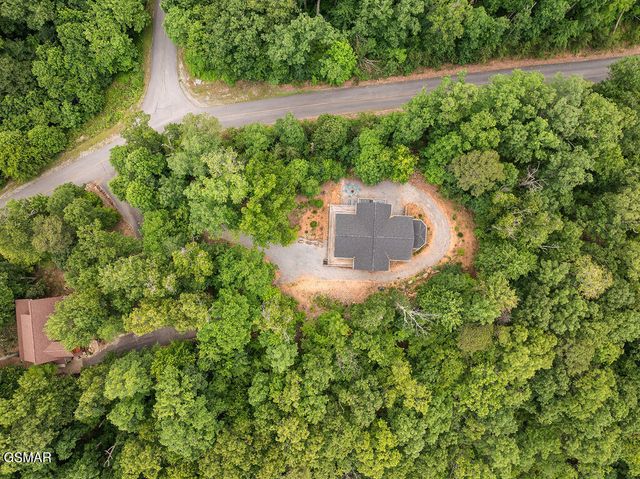 5042 Settlers View Lane, Sevierville, TN 37862