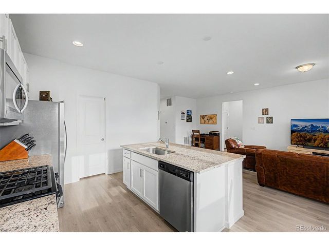 121 S Vandriver Way, Aurora, CO 80018