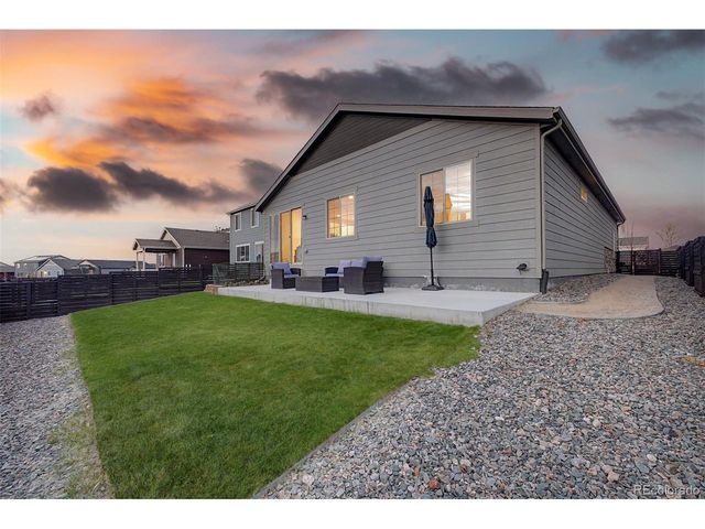 121 S Vandriver Way, Aurora, CO 80018