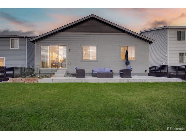 121 S Vandriver Way, Aurora, CO 80018