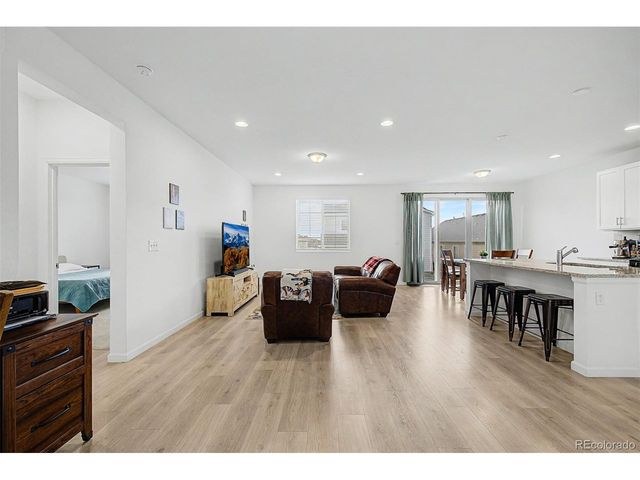 121 S Vandriver Way, Aurora, CO 80018