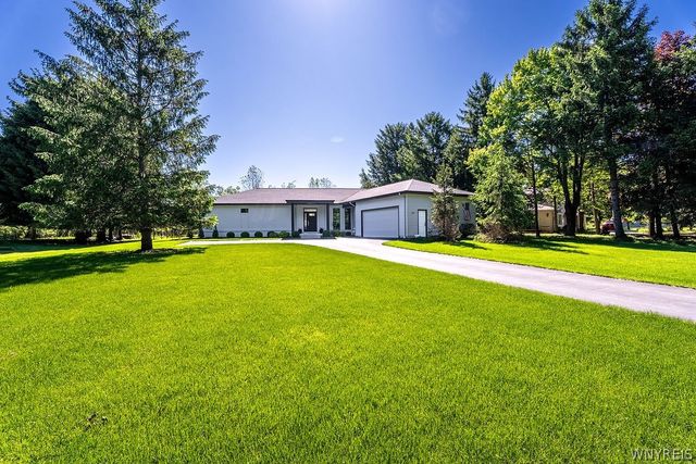 5085 Willowbrook W Drive, Clarence, NY 14031