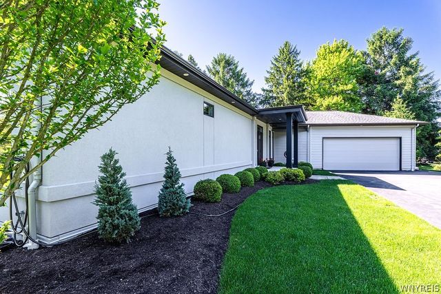5085 Willowbrook W Drive, Clarence, NY 14031