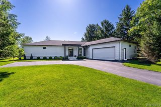 5085 Willowbrook W Drive, Clarence, NY 14031