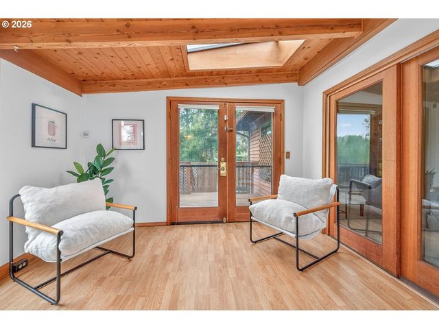 16062 Sw BRIDLE HILLS Dr, Beaverton, OR 97007