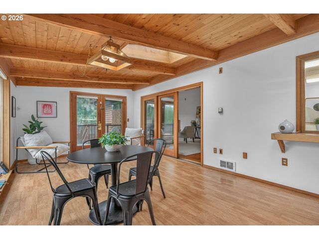 16062 Sw BRIDLE HILLS Dr, Beaverton, OR 97007