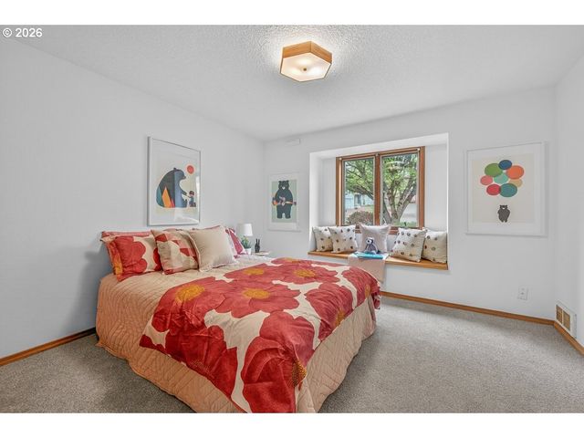 16062 Sw BRIDLE HILLS Dr, Beaverton, OR 97007