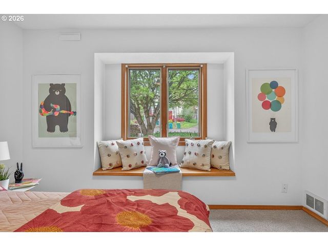 16062 Sw BRIDLE HILLS Dr, Beaverton, OR 97007