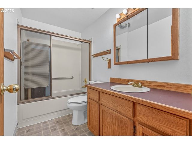 16062 Sw BRIDLE HILLS Dr, Beaverton, OR 97007