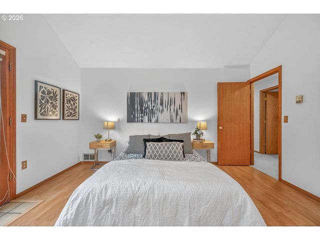 16062 Sw BRIDLE HILLS Dr, Beaverton, OR 97007