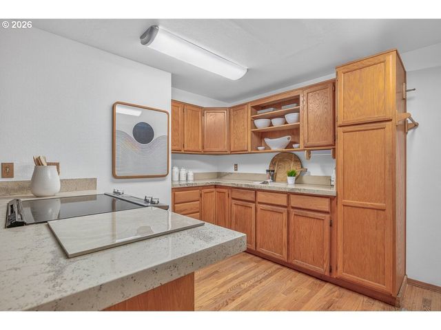 16062 Sw BRIDLE HILLS Dr, Beaverton, OR 97007