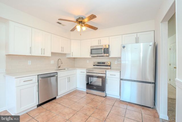41 TENNYSON DR, Plainsboro, NJ 08536