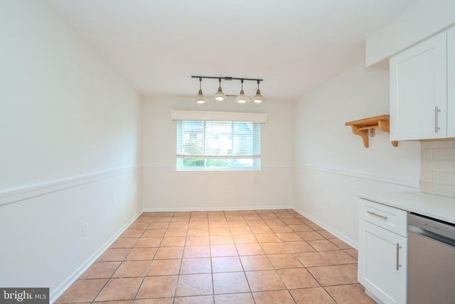 41 TENNYSON DR, Plainsboro, NJ 08536