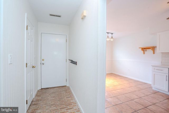 41 TENNYSON DR, Plainsboro, NJ 08536