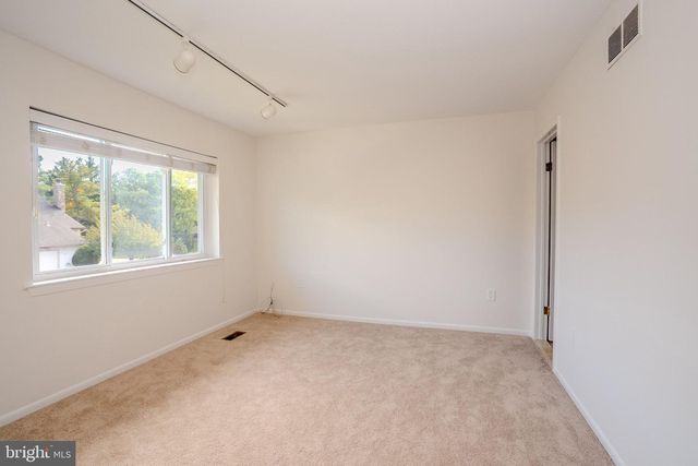 41 TENNYSON DR, Plainsboro, NJ 08536