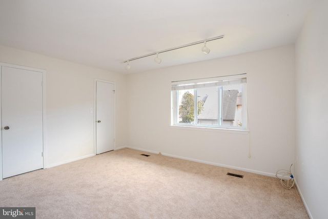 41 TENNYSON DR, Plainsboro, NJ 08536