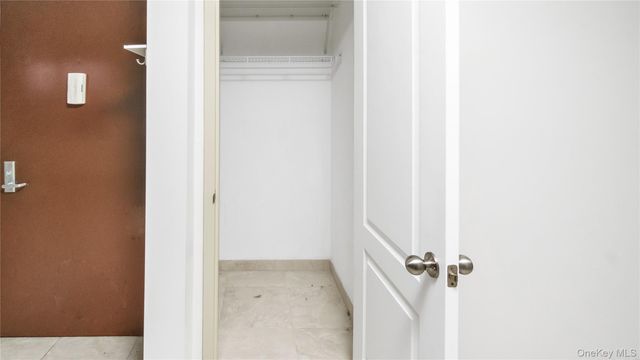 400 Carney Street 608, Glen Cove, NY 11542