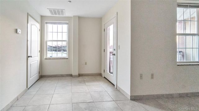 400 Carney Street 608, Glen Cove, NY 11542