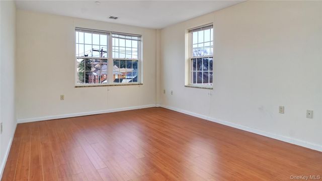 400 Carney Street 608, Glen Cove, NY 11542