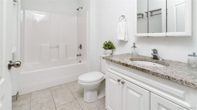 400 Carney Street 608, Glen Cove, NY 11542